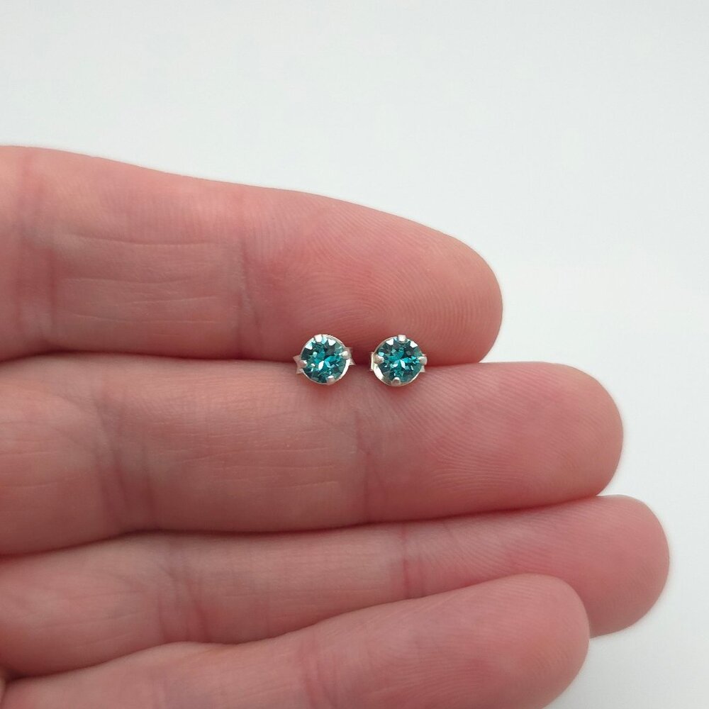 Sterling Silver Tiny Blue Crystal Stud Earrings A519
